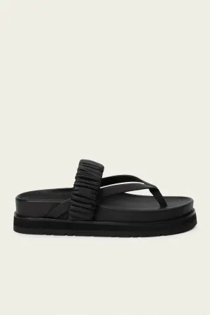 Ari Ruched Elastic Slide in Black