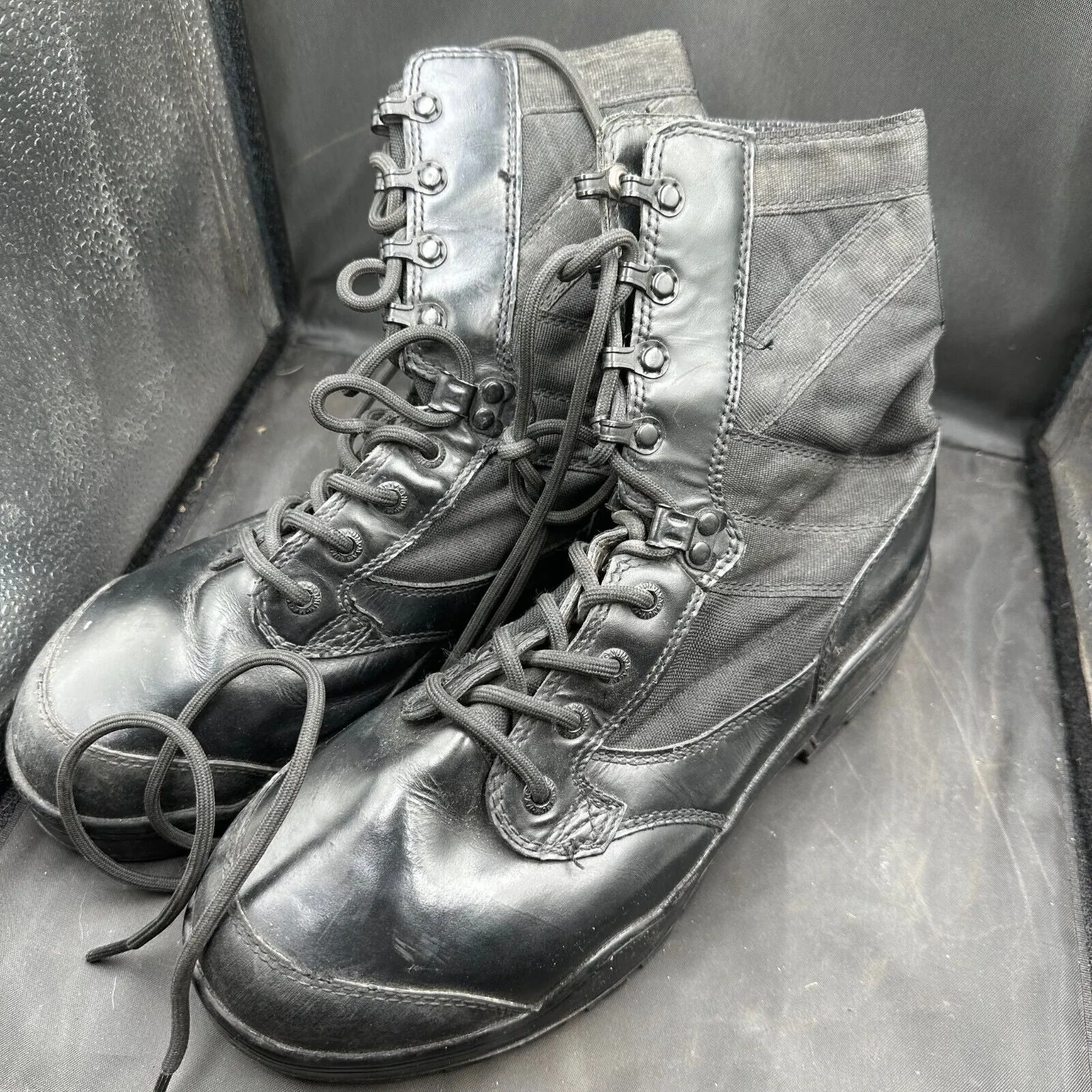 Army Black Leather High Top Magnum Combat Boots - Size EU 41 - UK 7L
