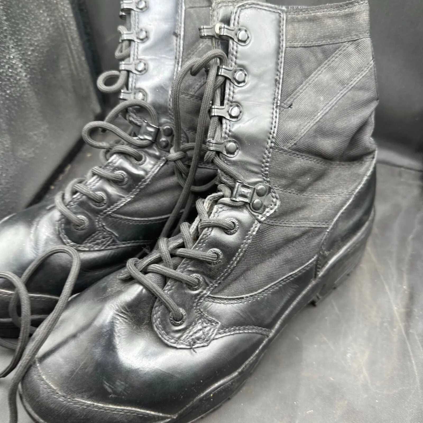 Army Black Leather High Top Magnum Combat Boots - Size EU 41 - UK 7L