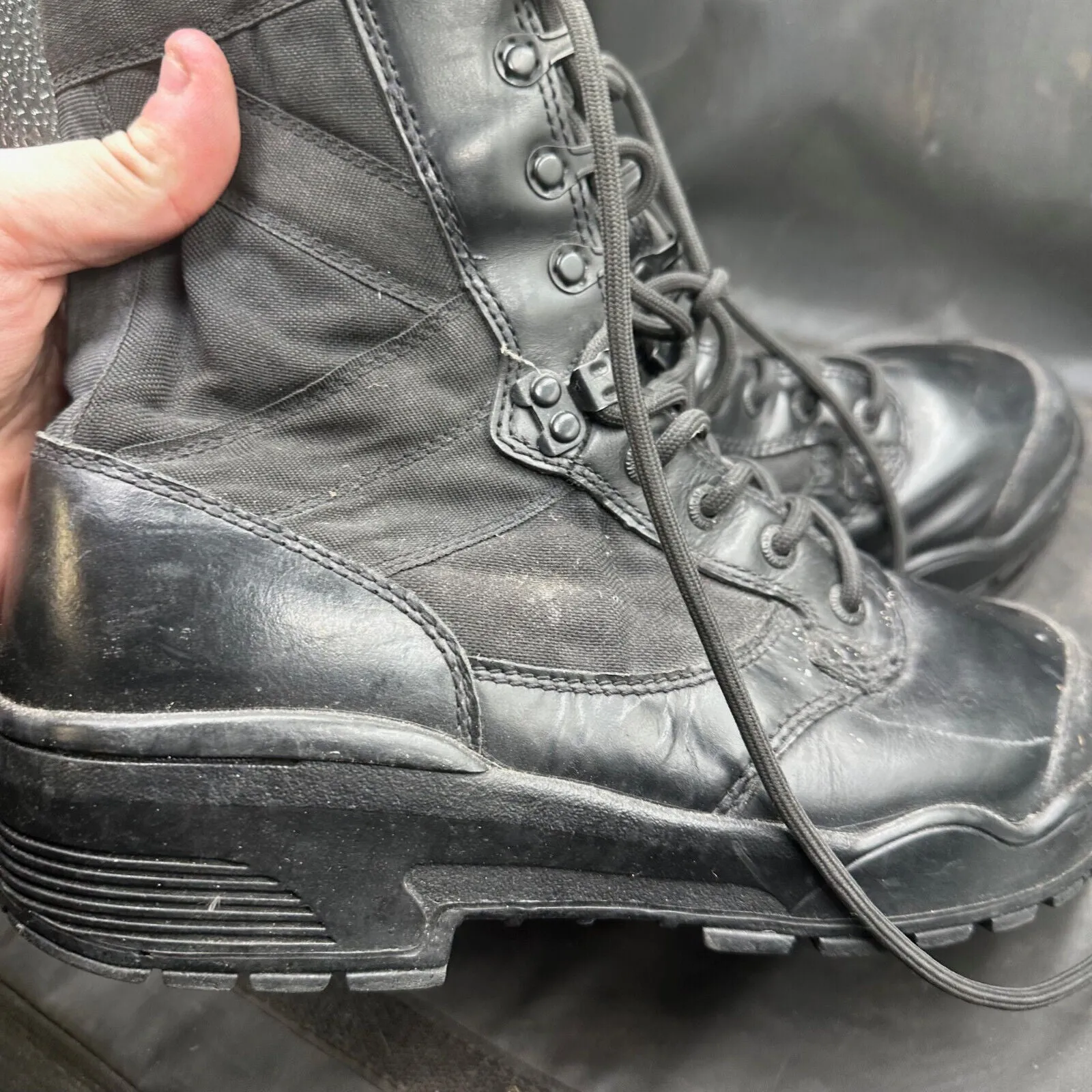 Army Black Leather High Top Magnum Combat Boots - Size EU 41 - UK 7L