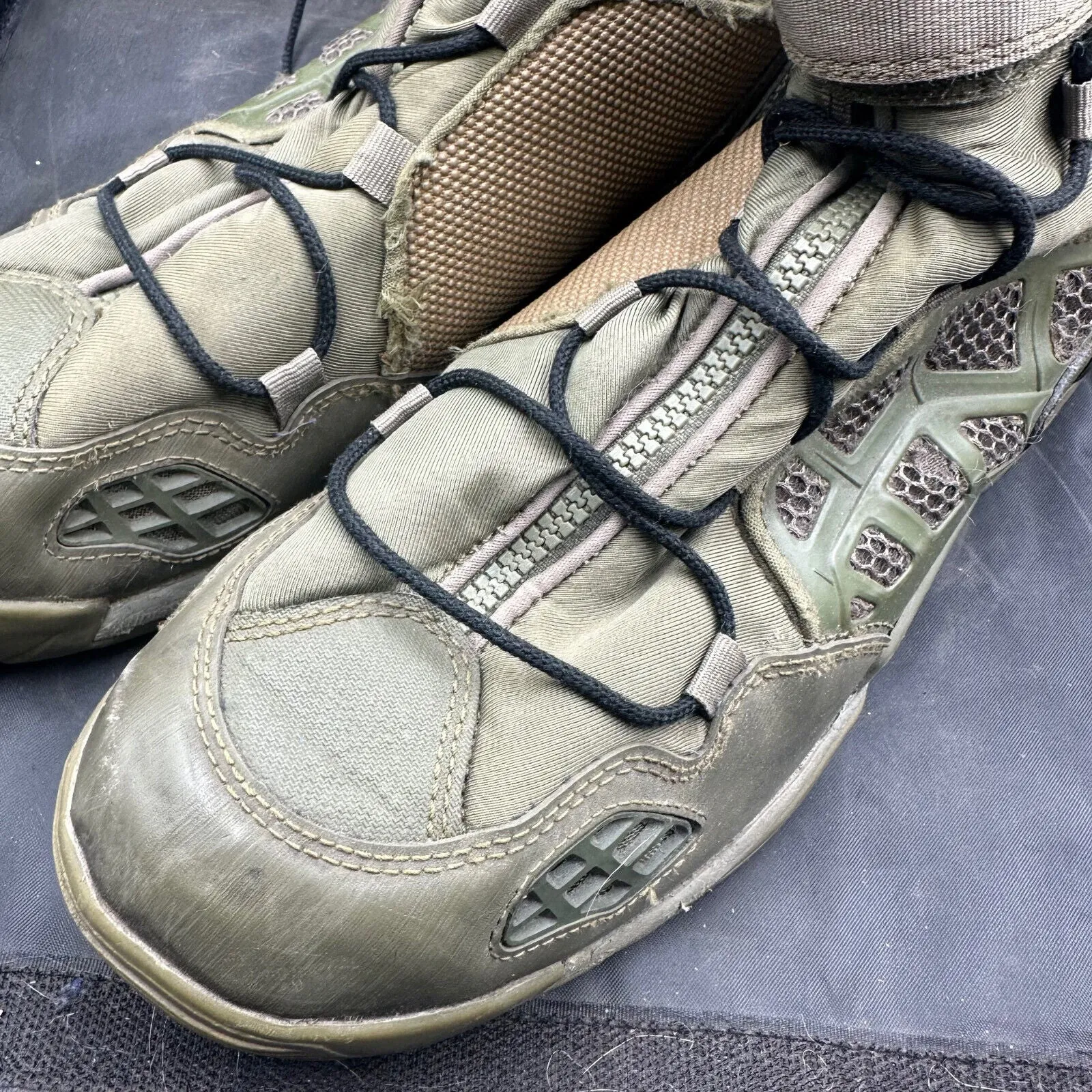 Army Typhoon Magnum Water Spider Combat Boots - Size EU 45 - UK 11