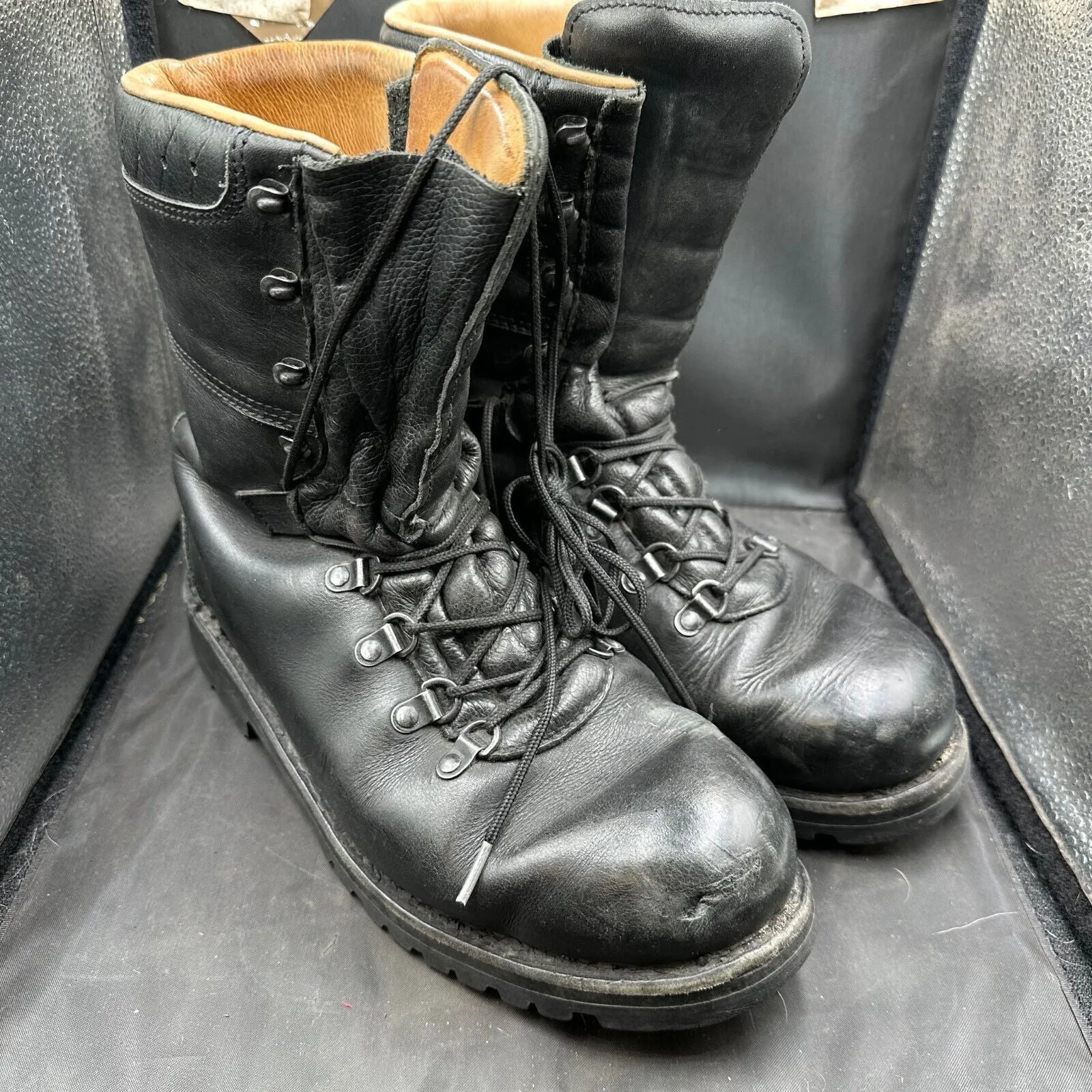 Austrian Army Black Leather Army Combat Boots - Size EU 43 - UK 9
