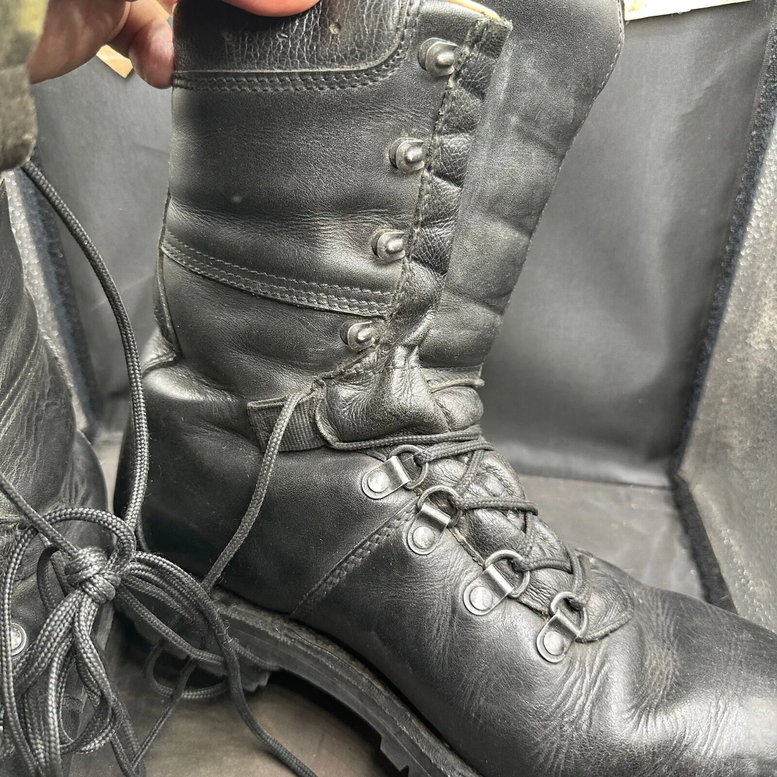 Austrian Army Black Leather Army Combat Boots - Size EU 43 - UK 9