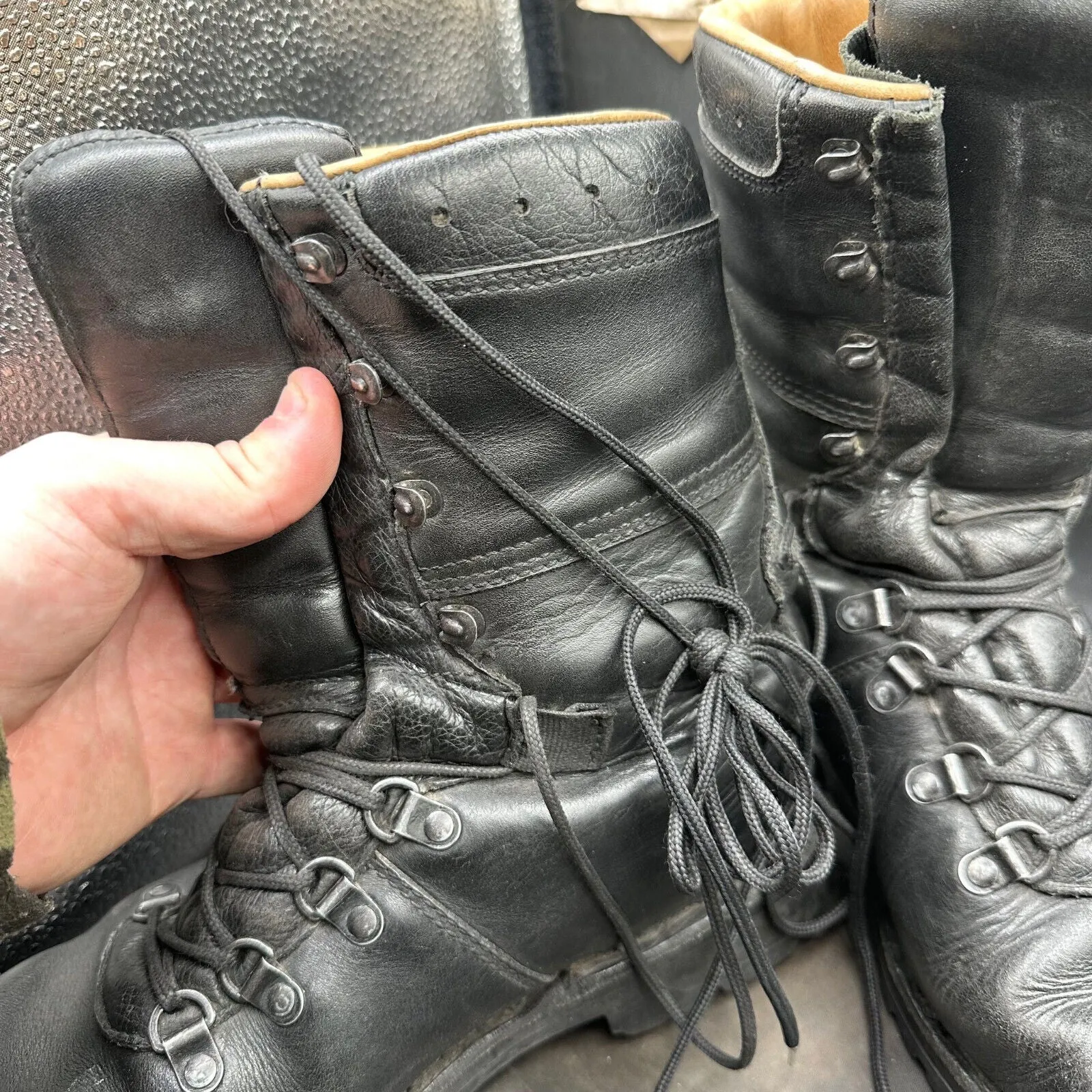 Austrian Army Black Leather Army Combat Boots - Size EU 43 - UK 9