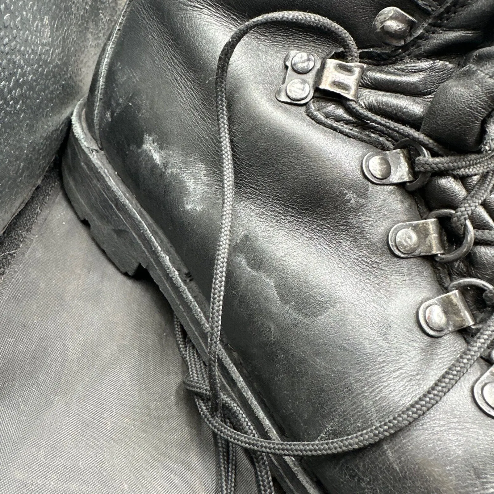 Austrian Army Black Leather Army Combat Boots - Size EU 45 - UK 10.5