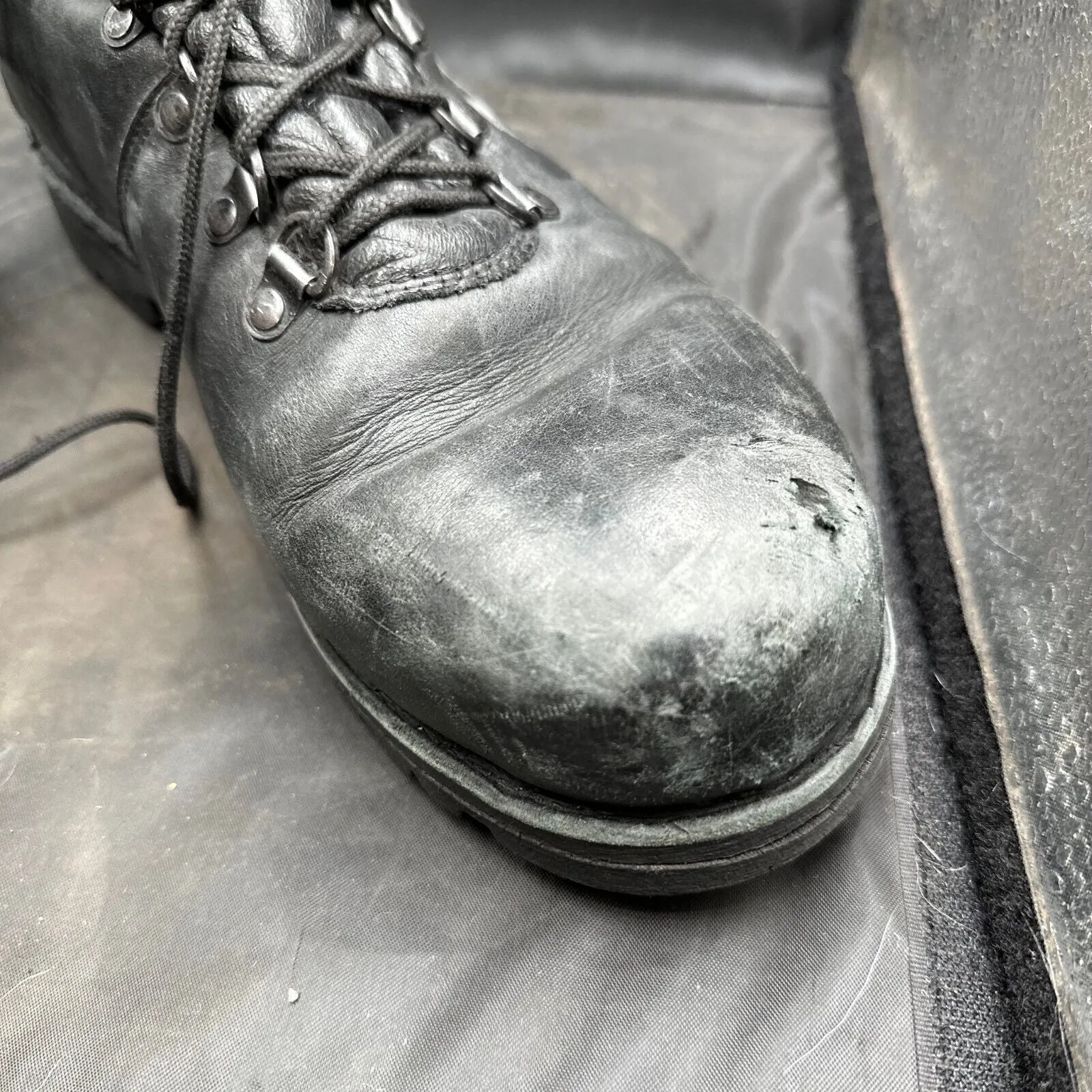 Austrian Army Black Leather Army Combat Boots - Size EU 45 - UK 10.5