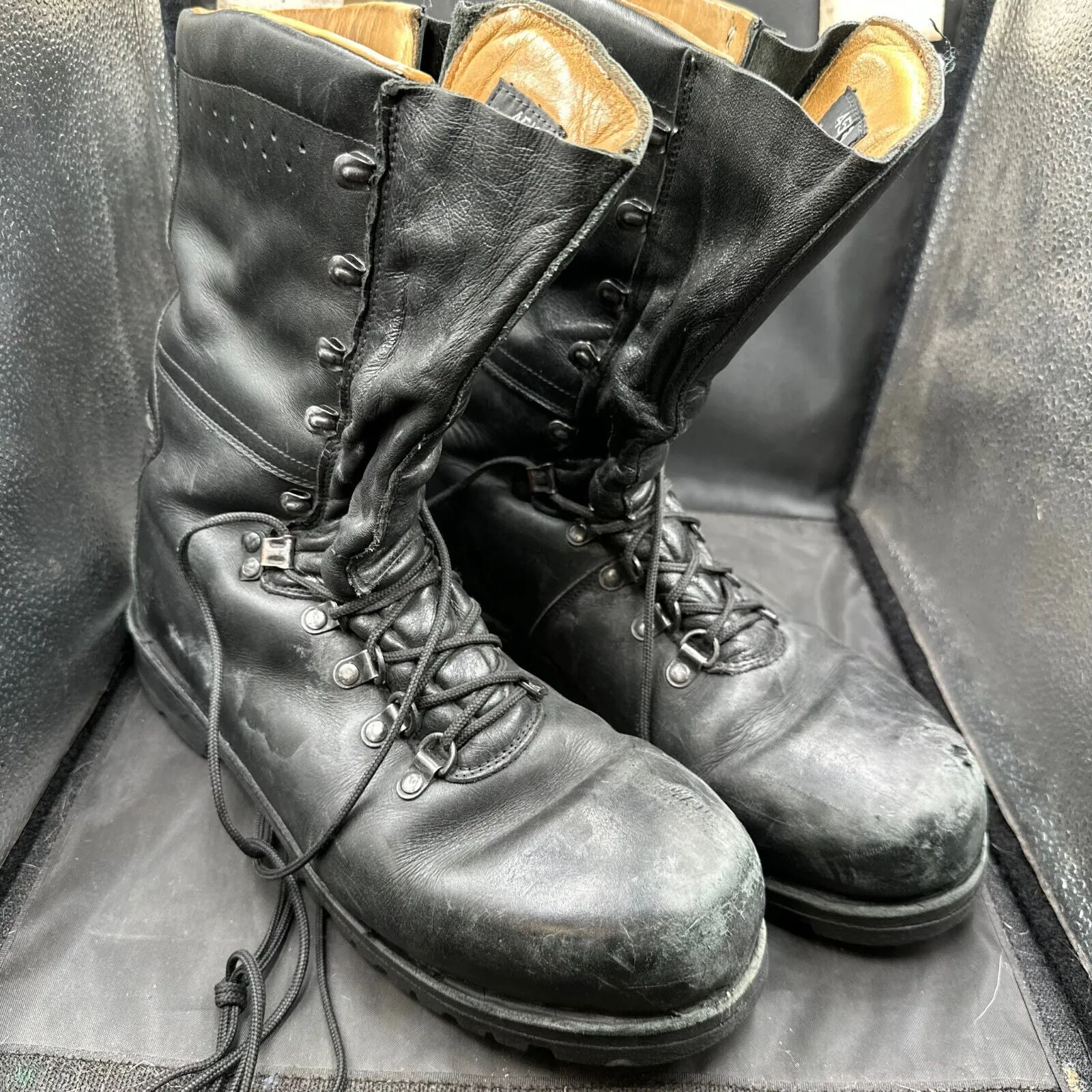 Austrian Army Black Leather Army Combat Boots - Size EU 45 - UK 10.5