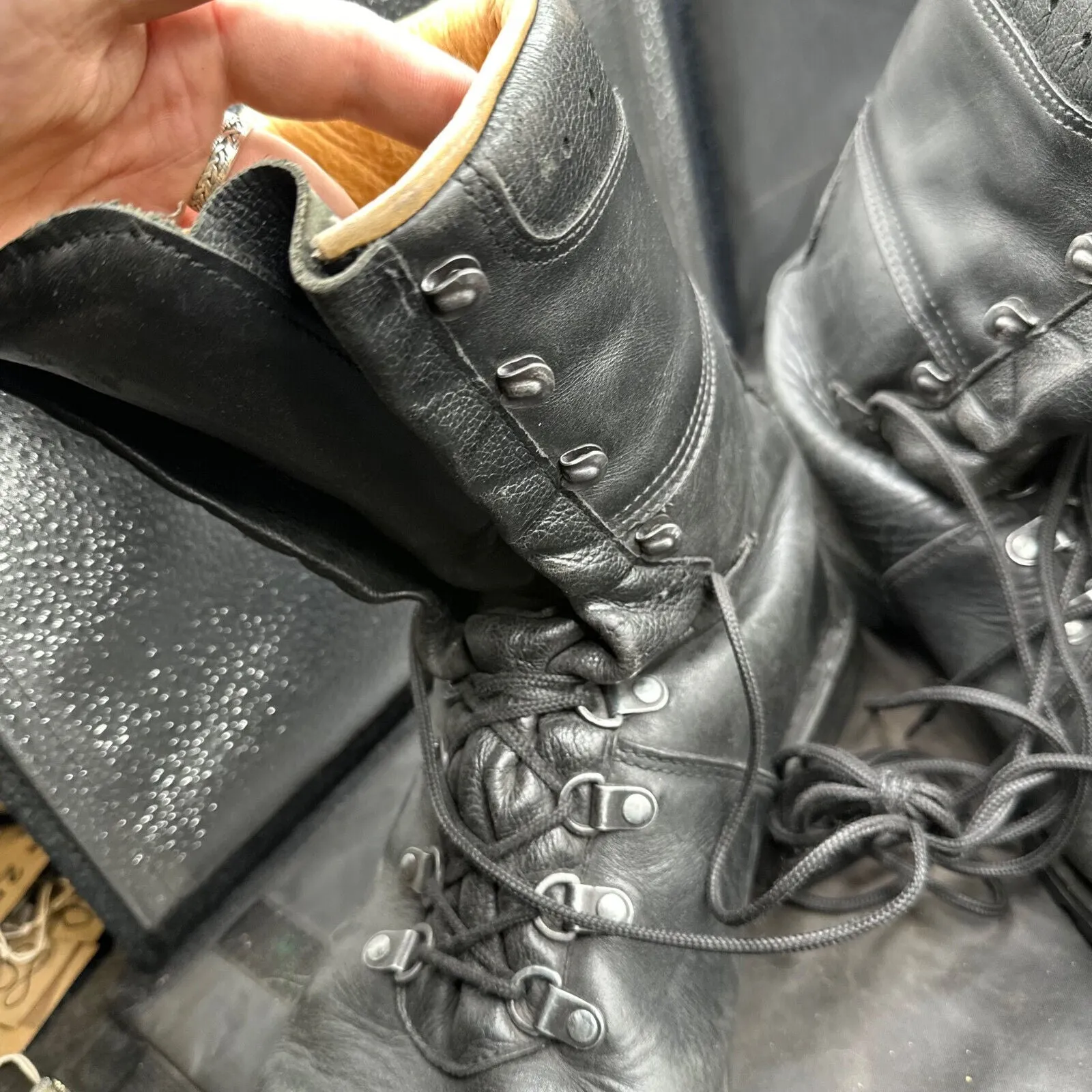Austrian Army Black Leather Army Combat Boots - Size EU 46 - UK 11