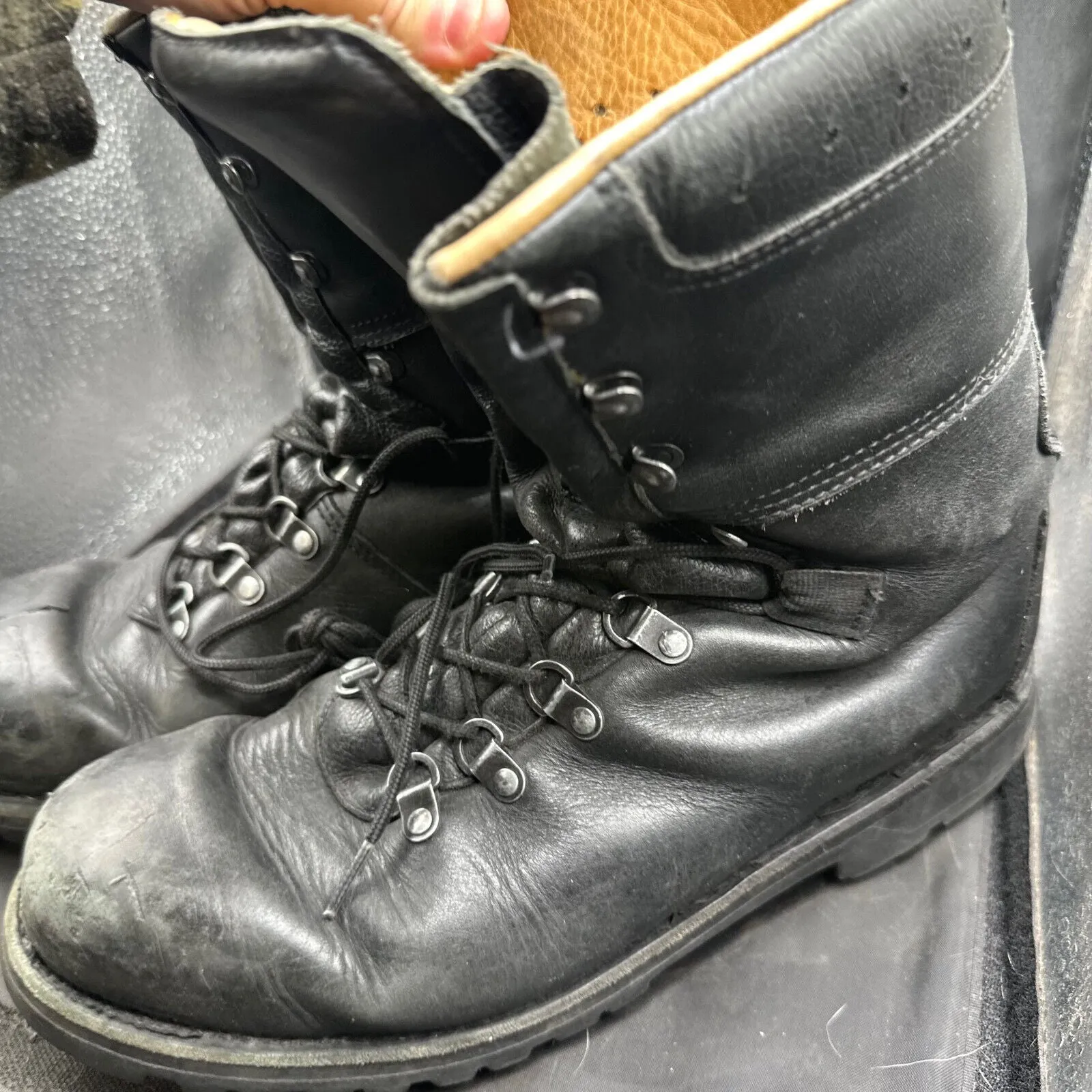 Austrian Army Black Leather Army Combat Boots - Size EU 46 - UK 11