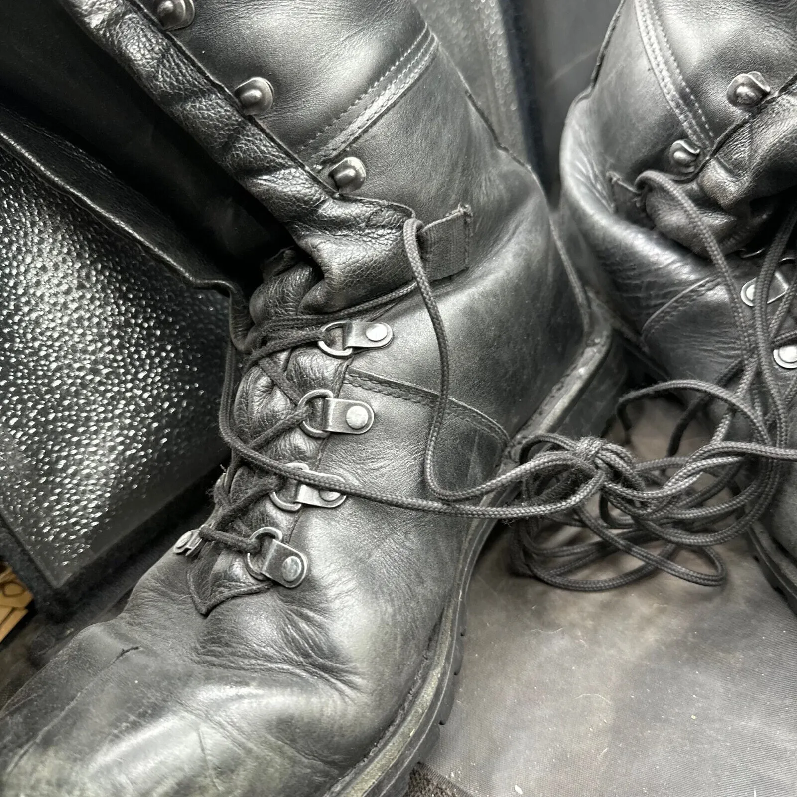 Austrian Army Black Leather Army Combat Boots - Size EU 46 - UK 11