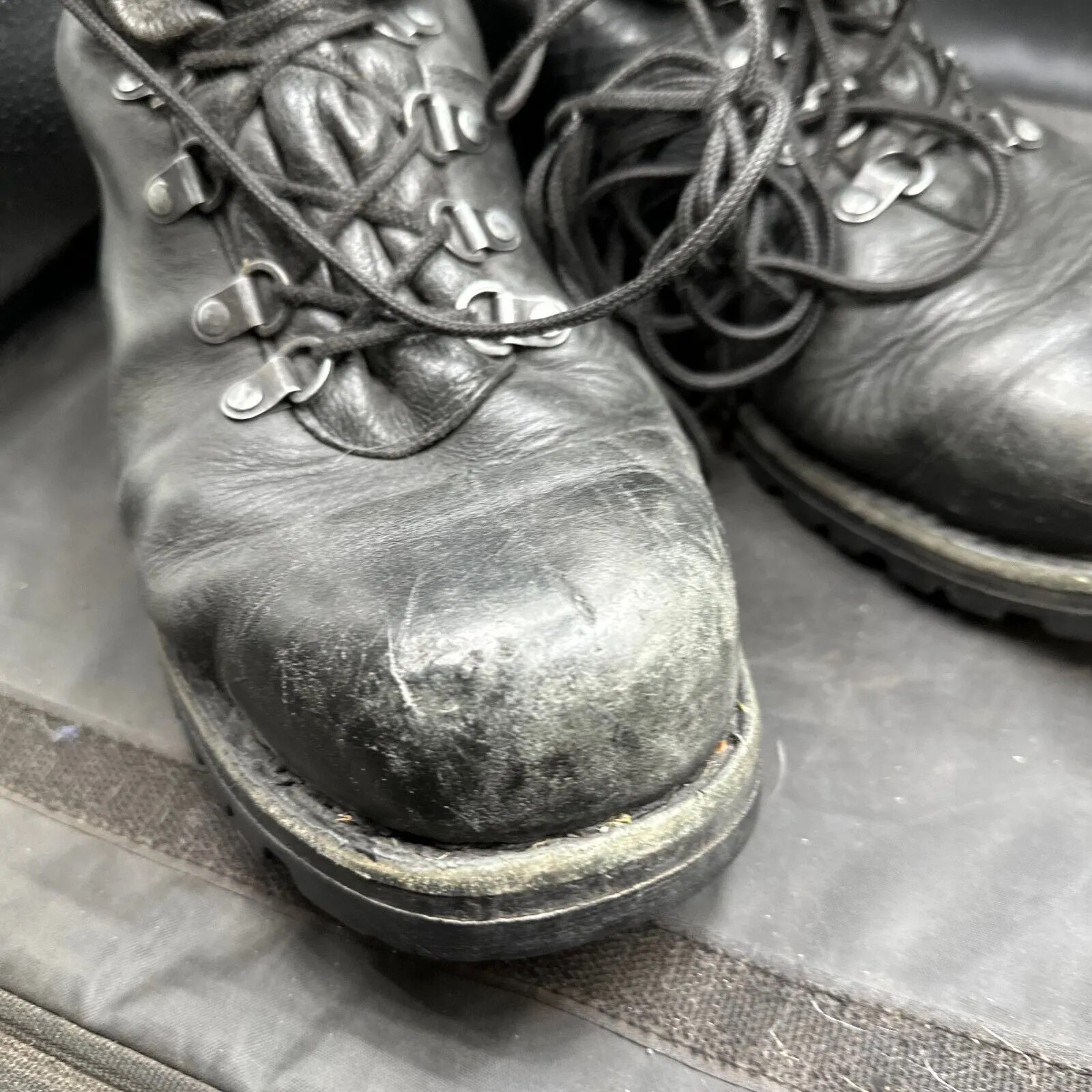 Austrian Army Black Leather Army Combat Boots - Size EU 46 - UK 11