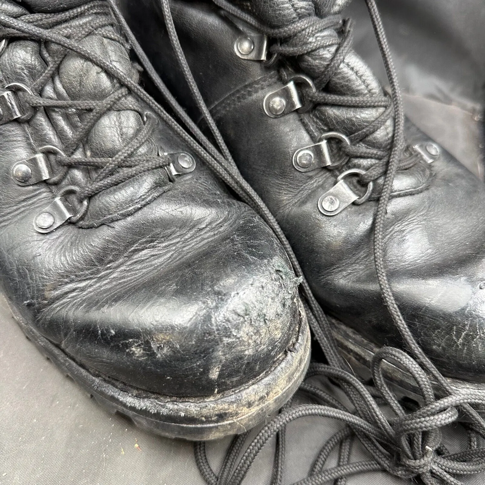 Austrian Army Black Leather Heavy Duty Combat Boots - Size EU 43 - UK 9