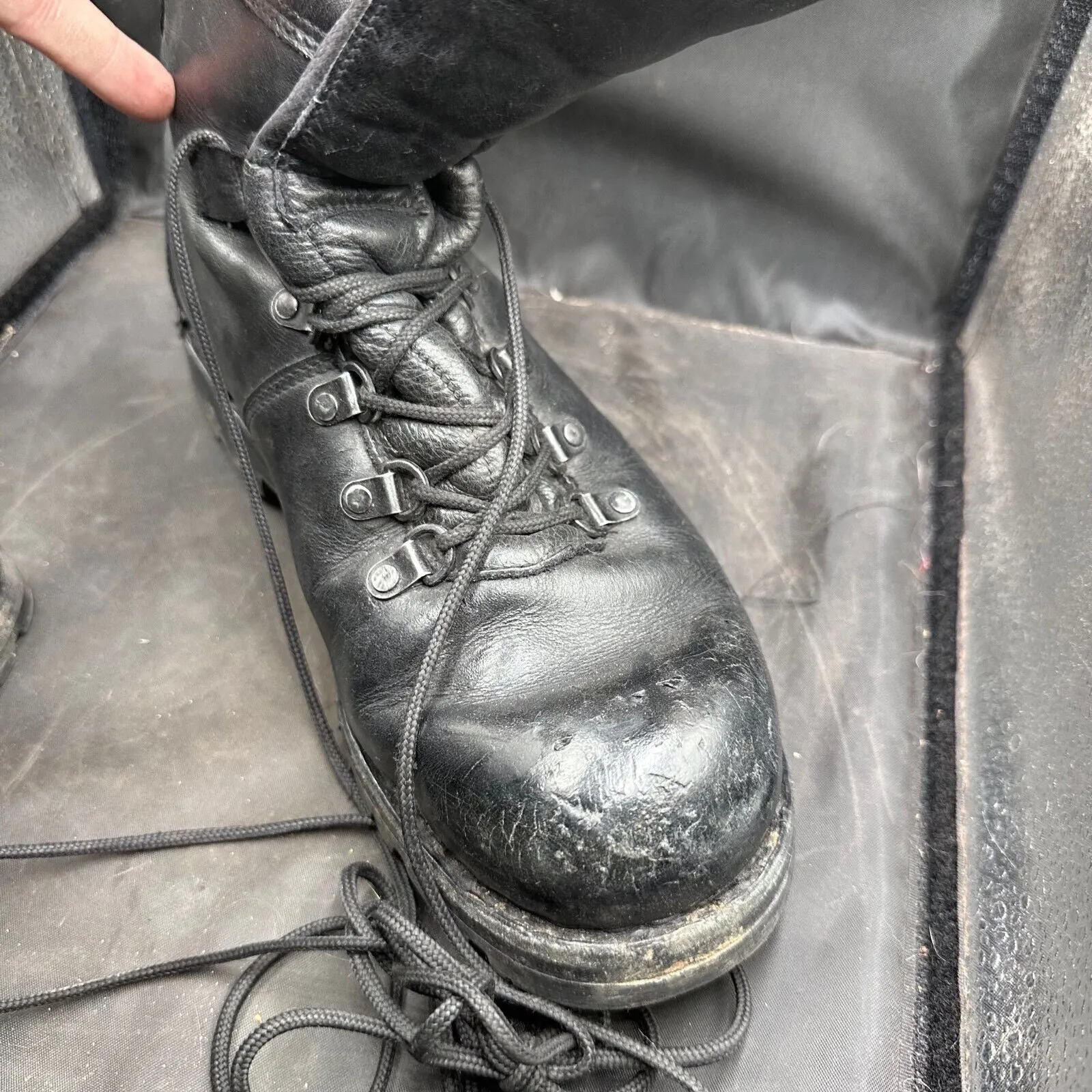 Austrian Army Black Leather Heavy Duty Combat Boots - Size EU 43 - UK 9