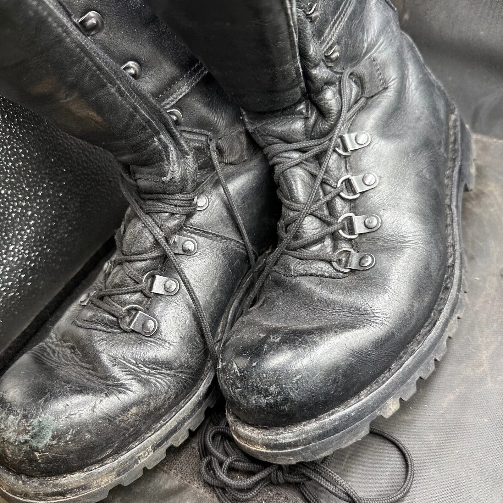 Austrian Army Black Leather Heavy Duty Combat Boots - Size EU 43 - UK 9