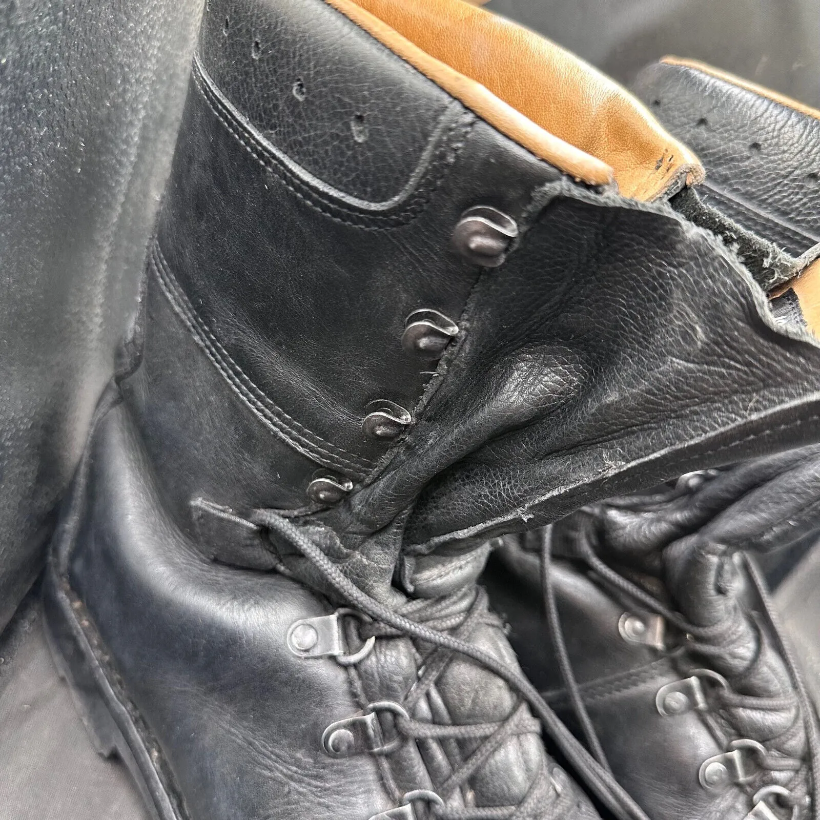 Austrian Army Black Leather Heavy Duty Combat Boots - Size EU 43 - UK 9