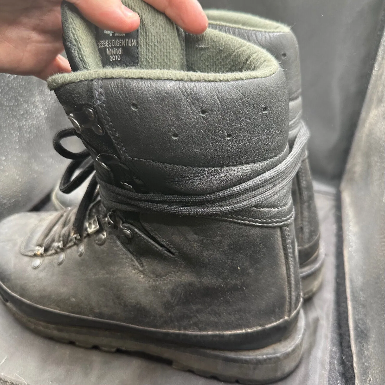 Austrian Army Black Leather Meindl Heavy Duty Combat Boots - Size EU 42 - UK 8