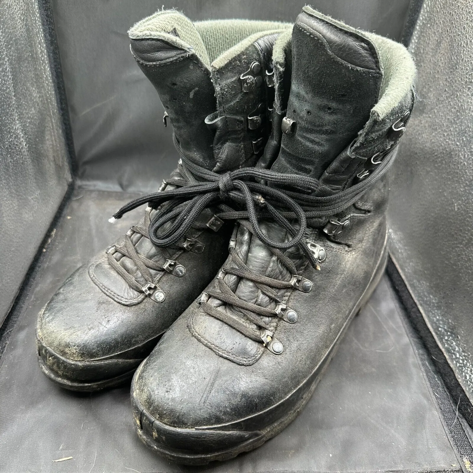 Austrian Army Black Leather Meindl Heavy Duty Combat Boots - Size EU 42 - UK 8