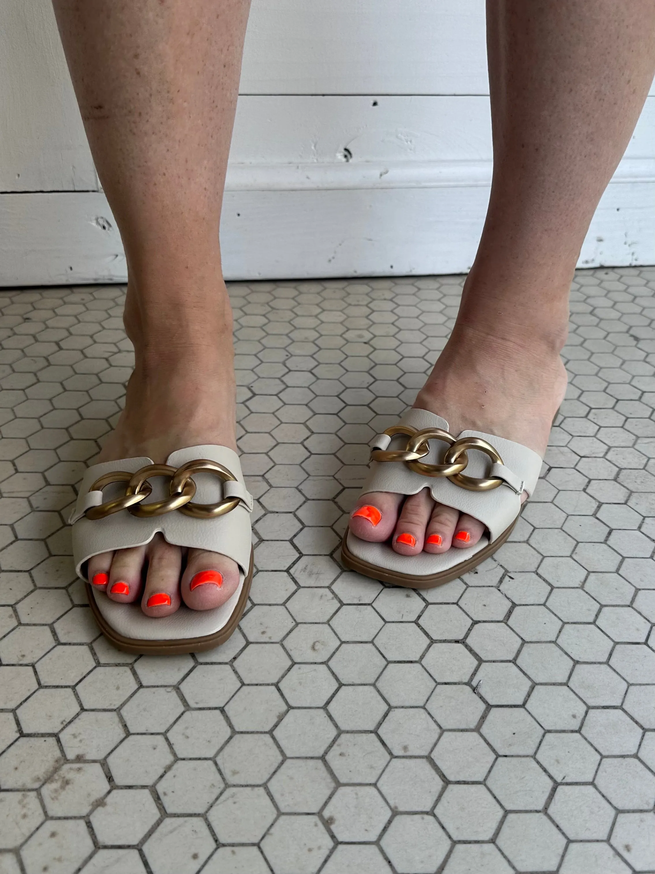 Baylor Gold Chain Sandals: Cream