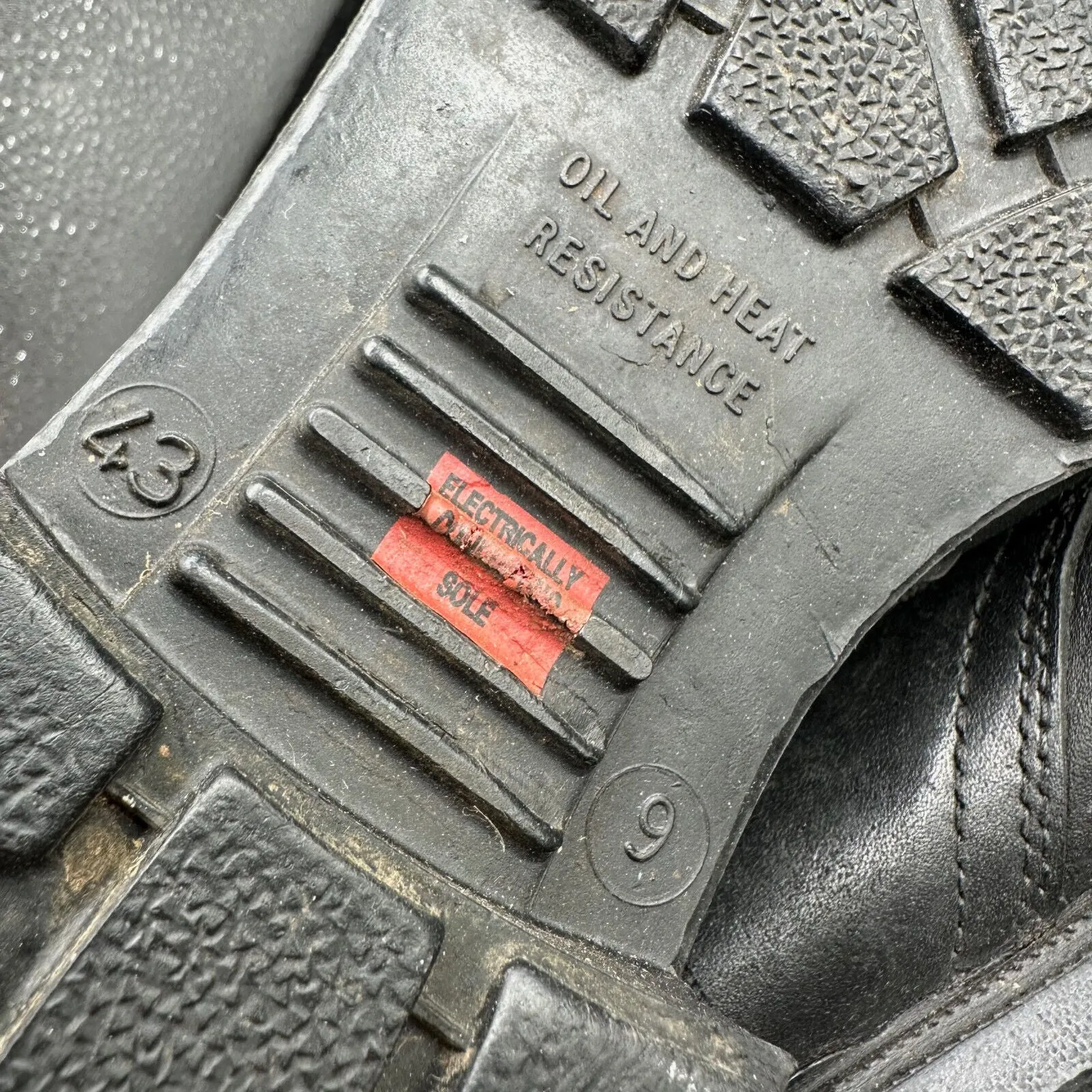 British Army Black Leather Safety / Combat Boots - Size EU 43 - UK 9