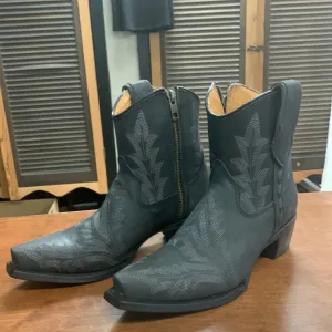 CORRAL  Circle G Women's Black Embroidery Zipper Ankle Boot