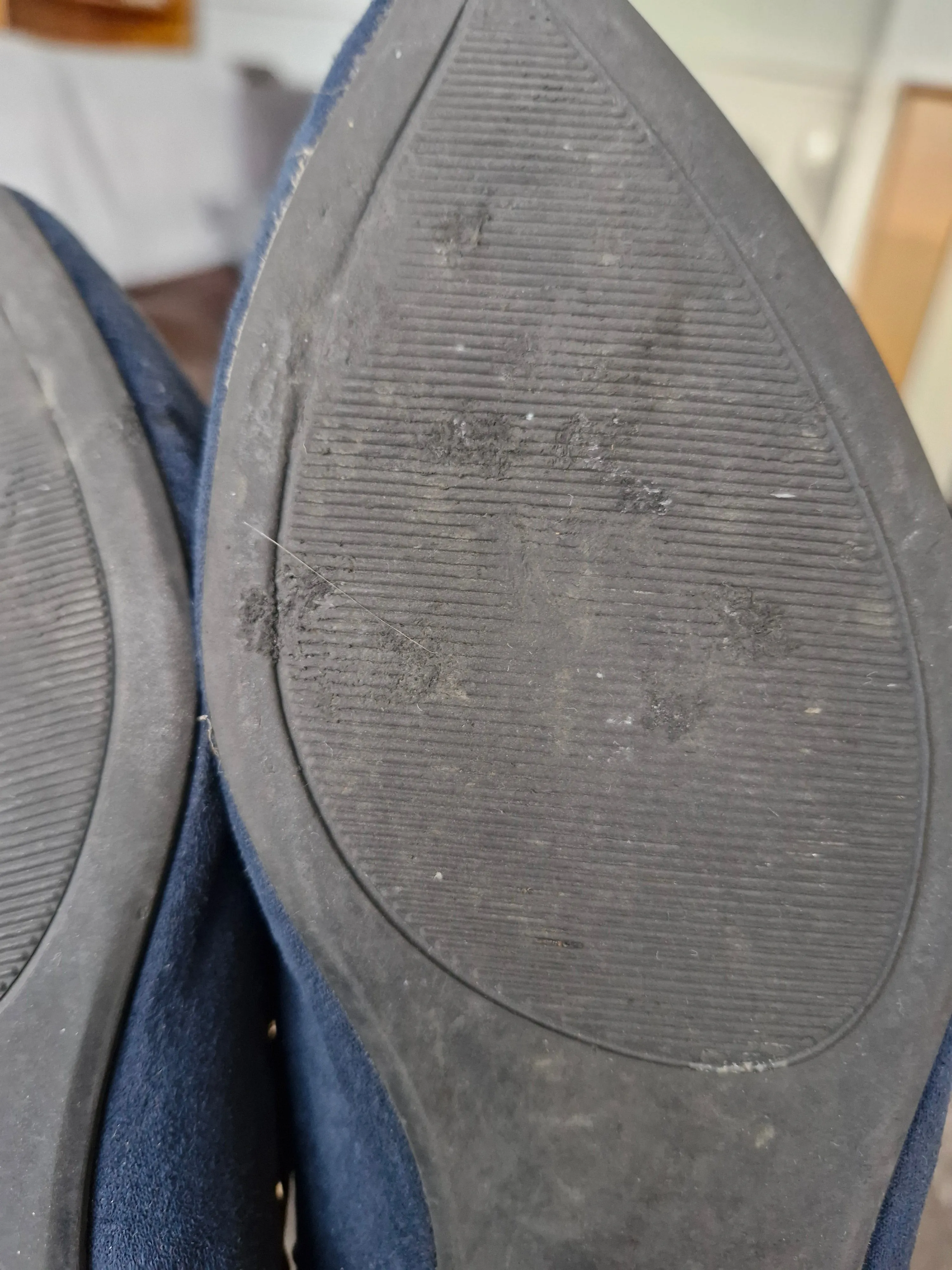 Flats / Heavily Worn / UK6