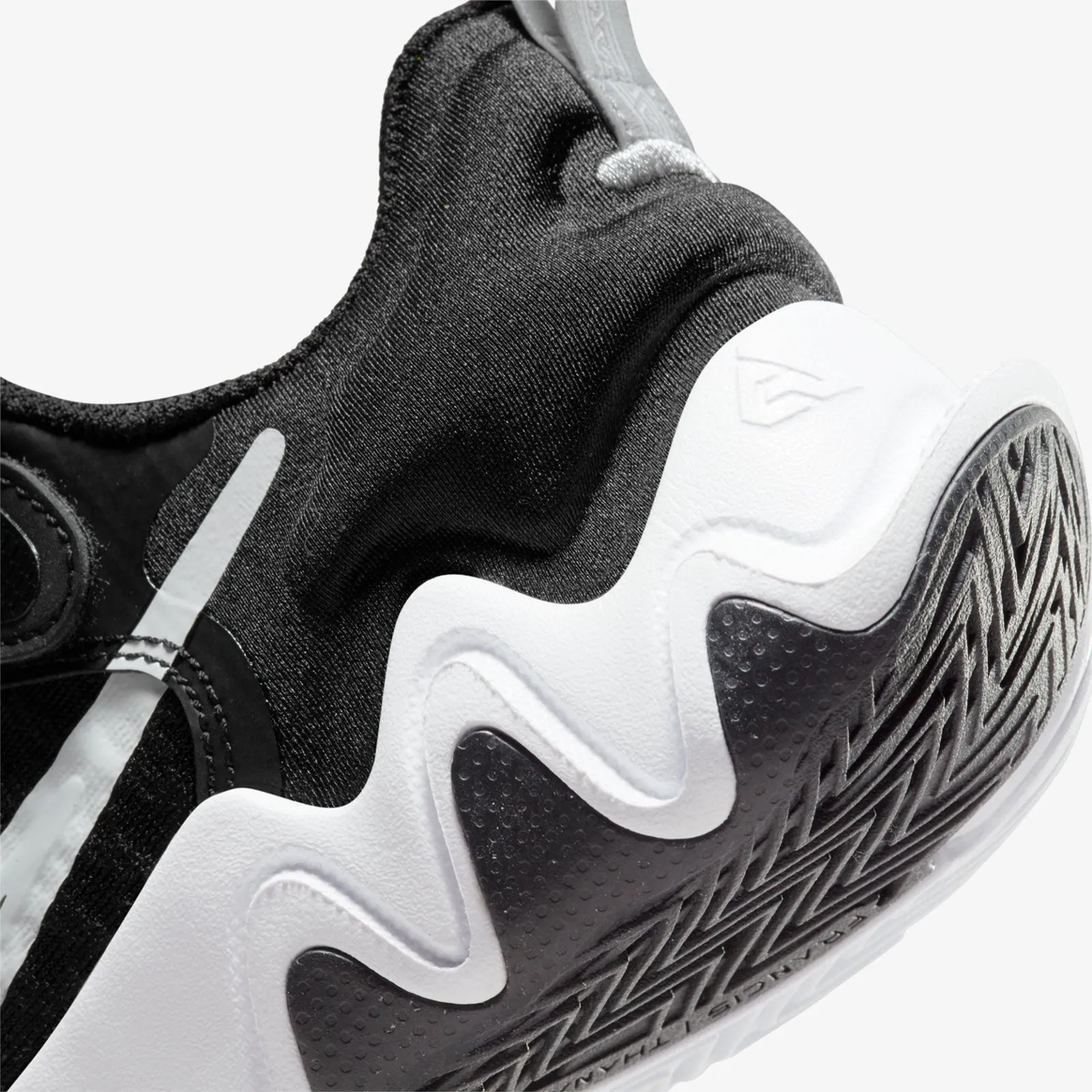 Giannis Immortality (PS) - Black Volt