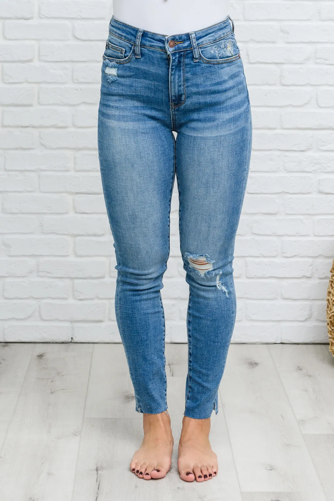 Hi-waisted Dandelion Embroidery Skinny by Judy Blue