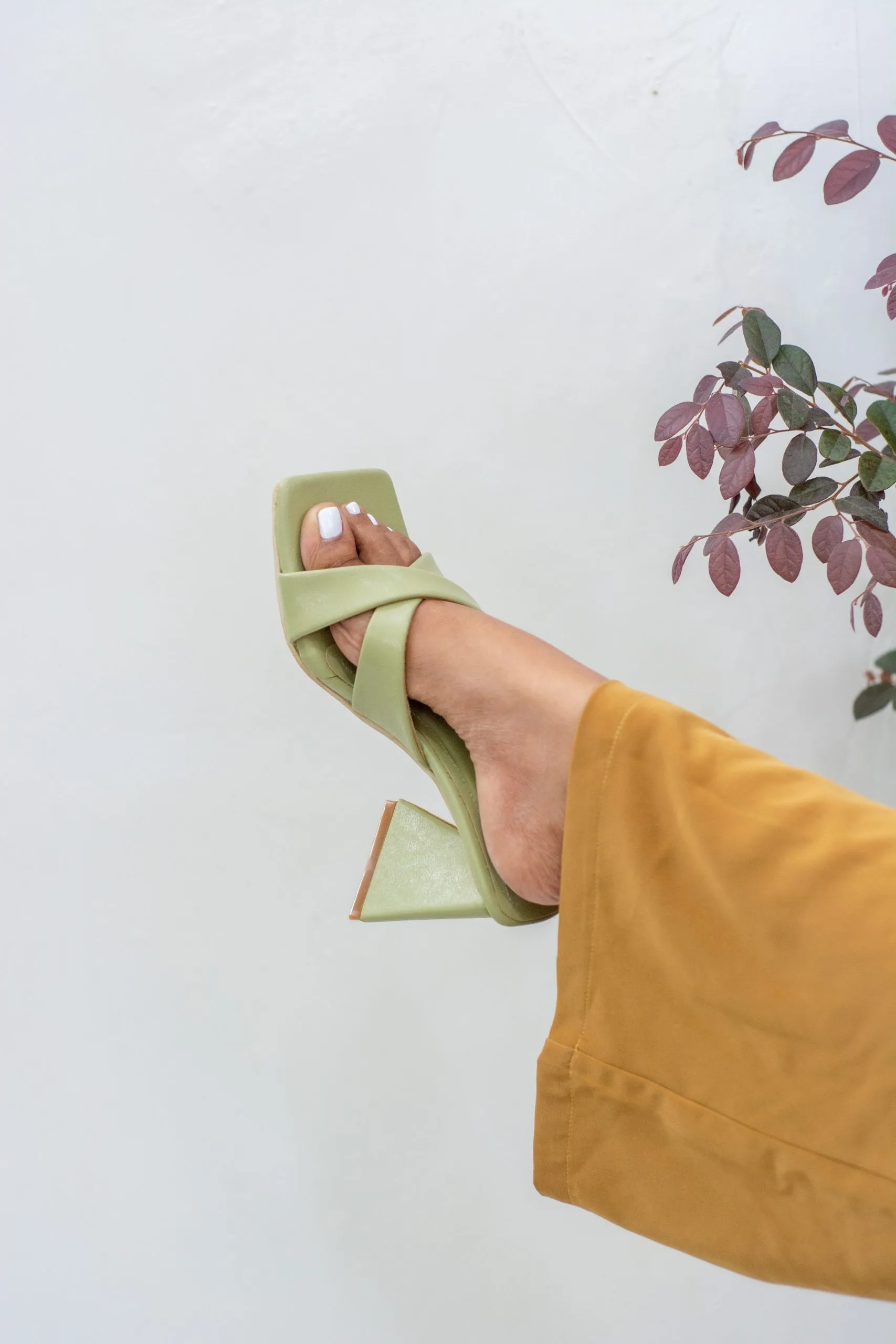 Lea Crossover Triangle Heels