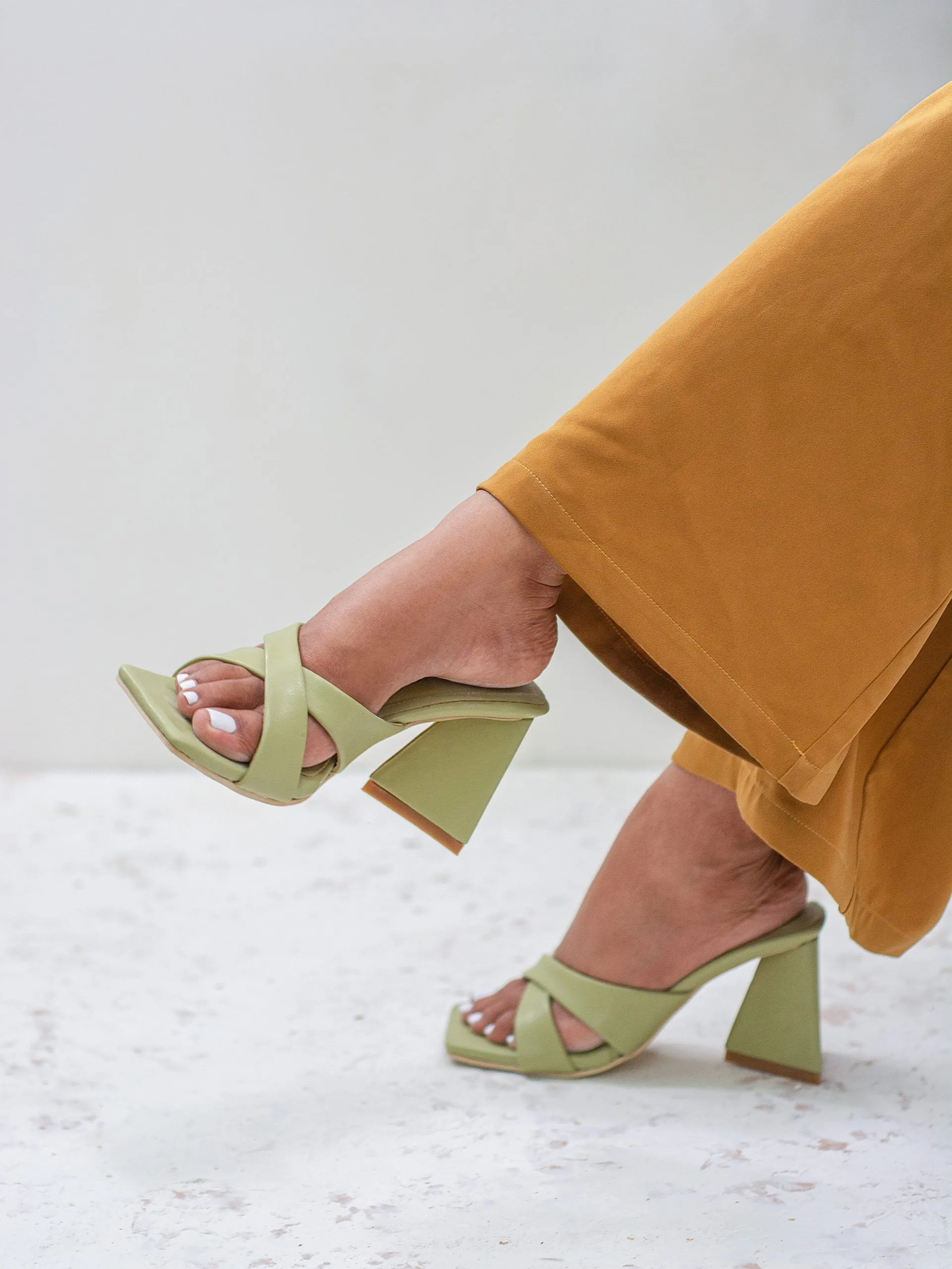 Lea Crossover Triangle Heels