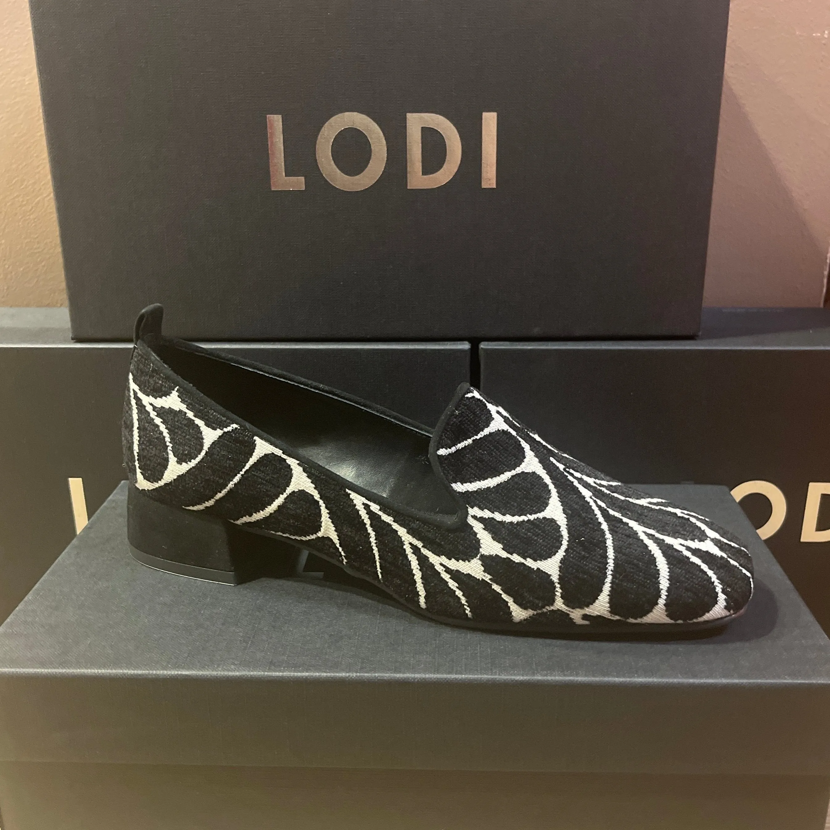LODI BAISI BLACK WHITE LOAFER