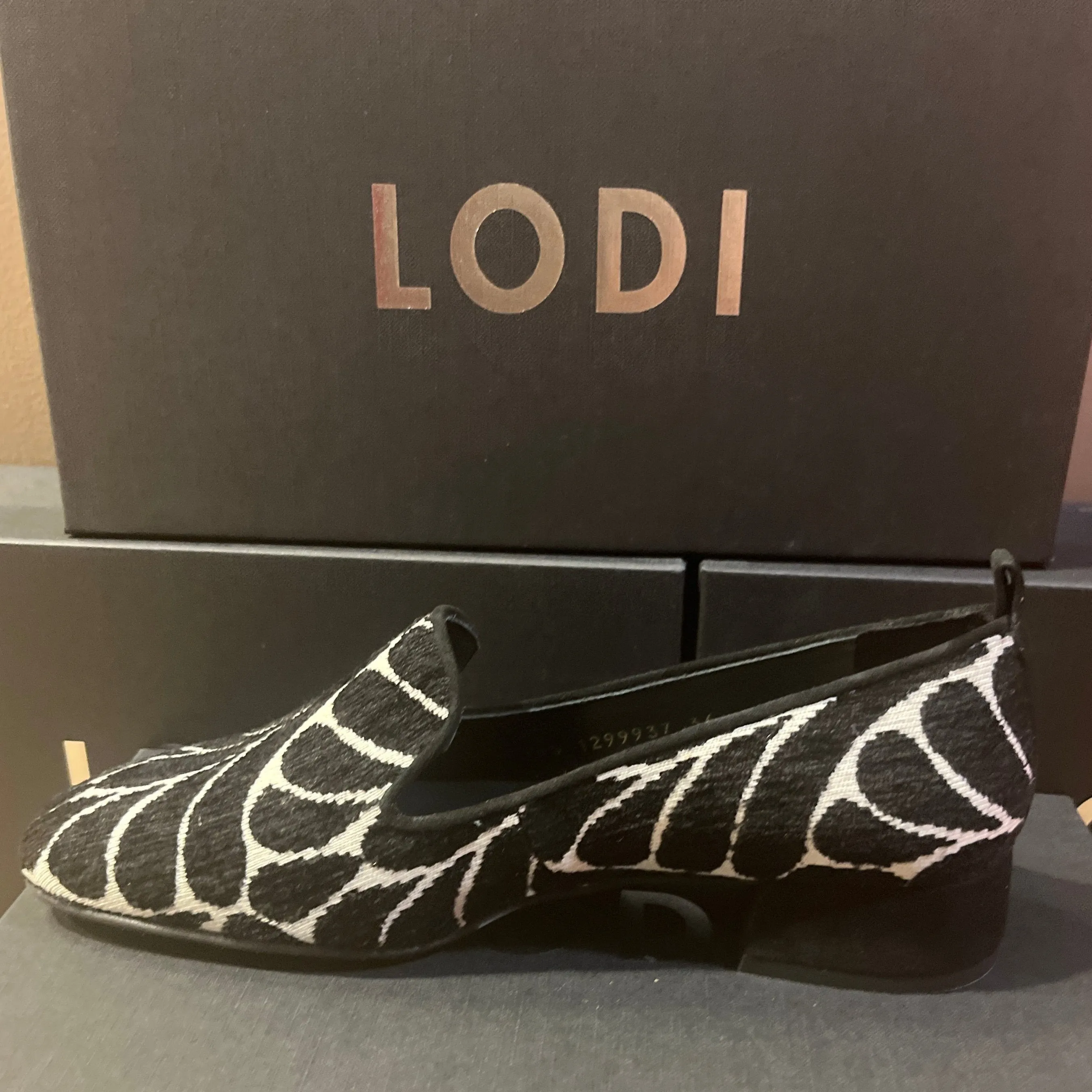 LODI BAISI BLACK WHITE LOAFER