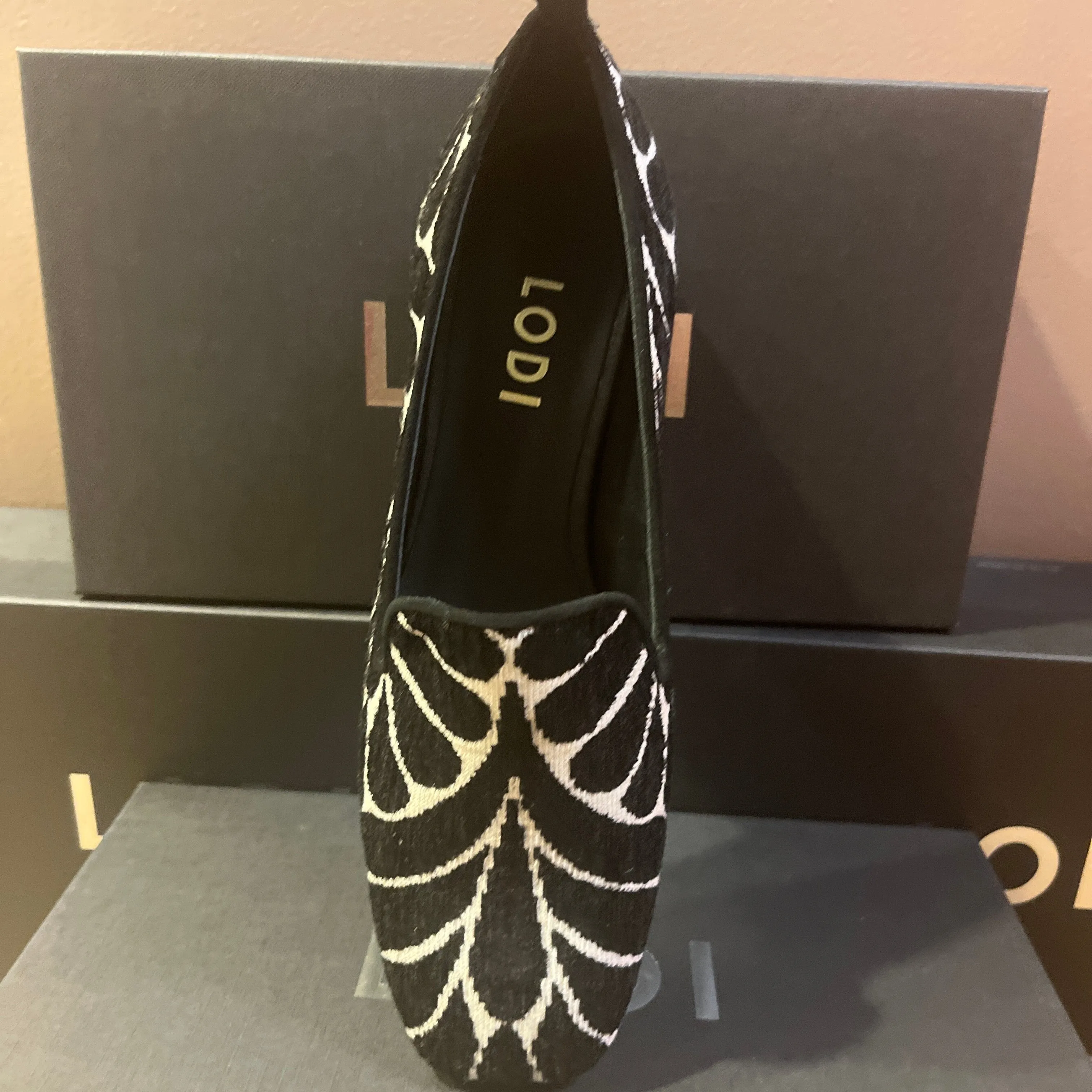 LODI BAISI BLACK WHITE LOAFER