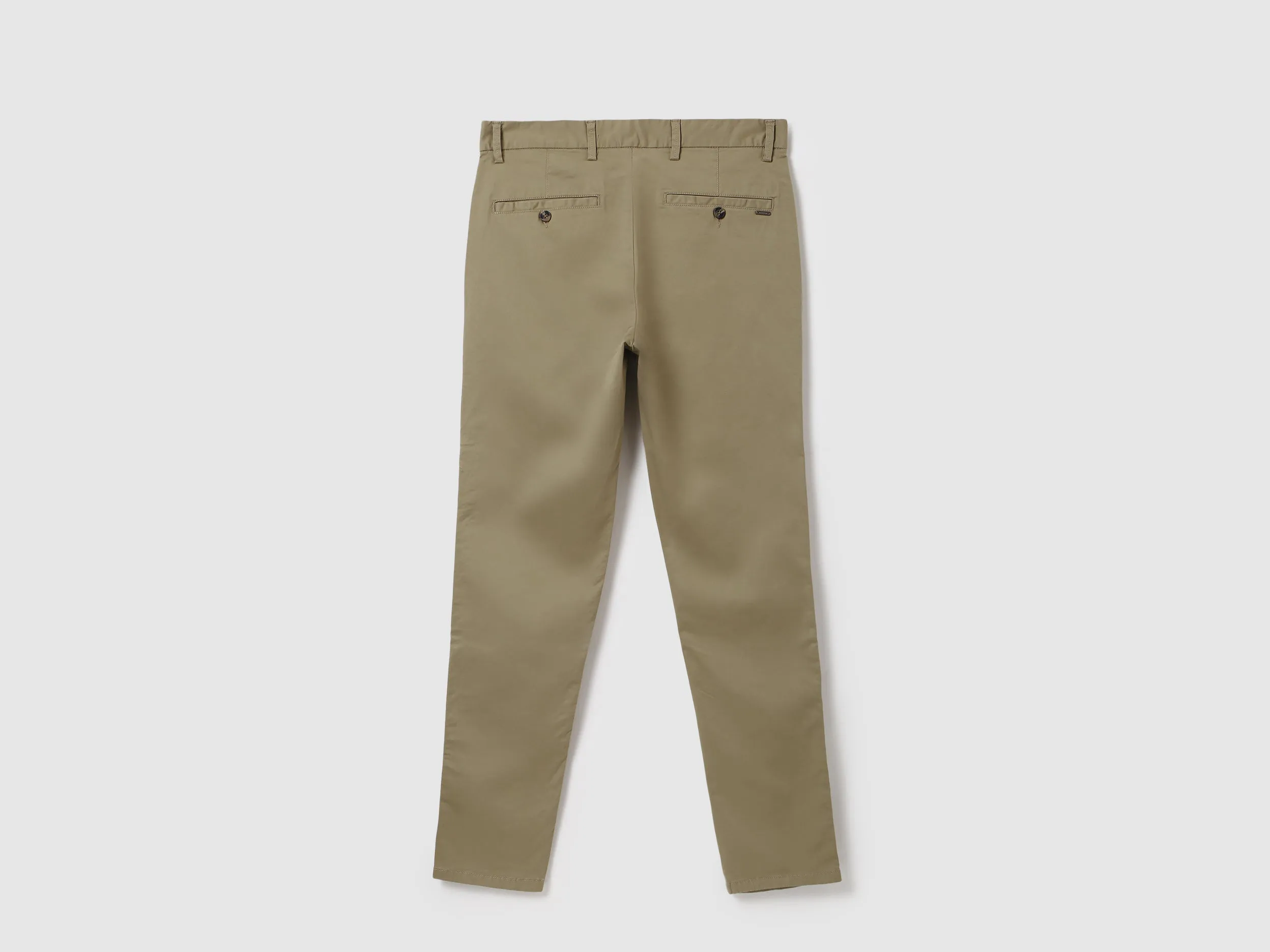 Men Solid Slim Fit Trouser