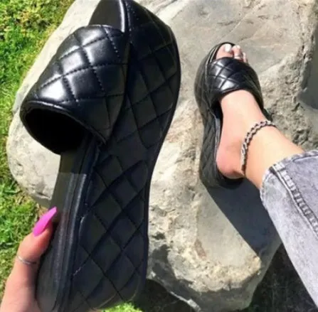 Solid Plaid Platform Sandals Women Shoes Hot Thick Sole Slipper Summer Autumn Slides Plus Size 43 Zapatillas Mujer Casa