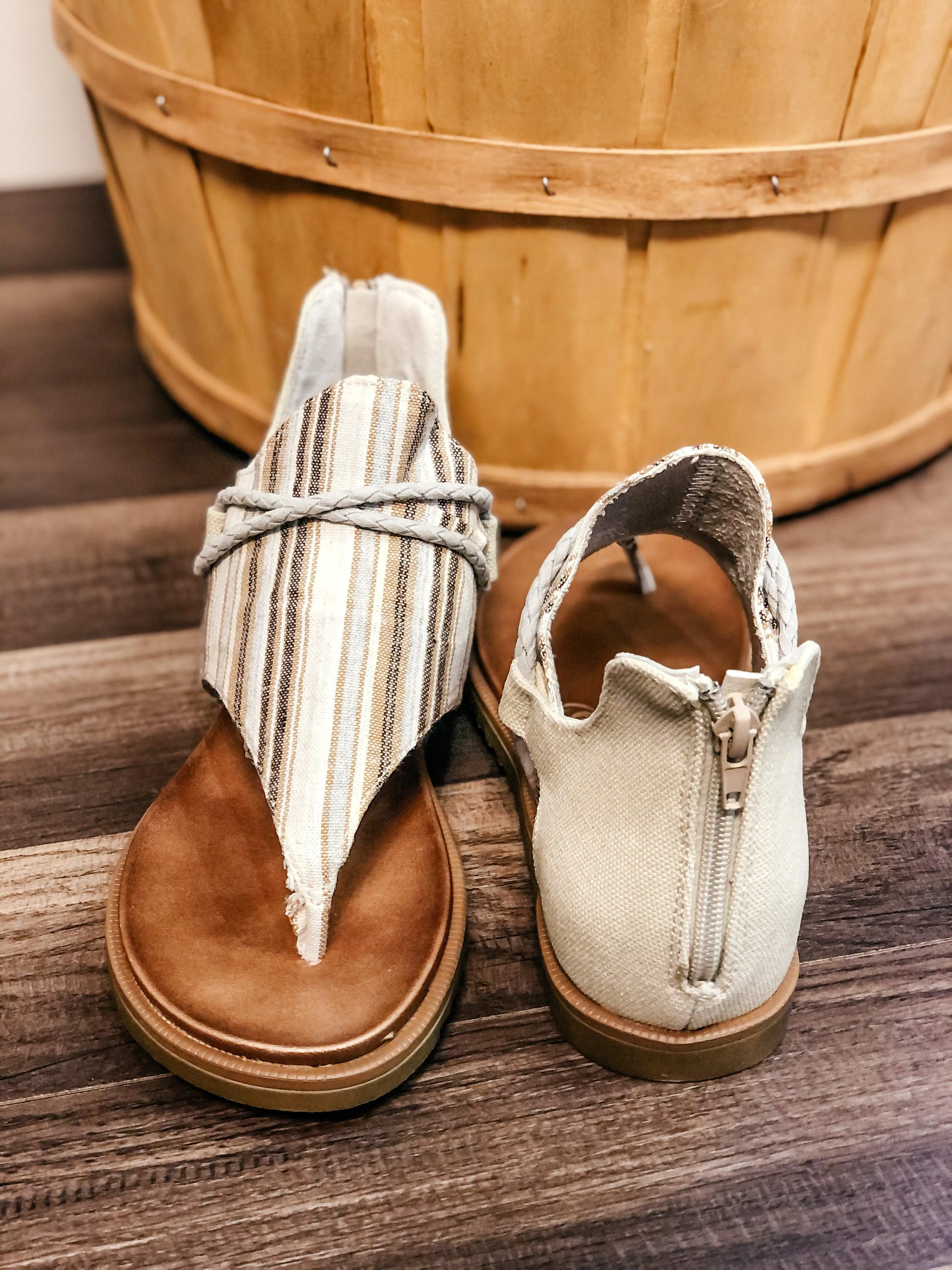 Very G Dakota Sandals- Cream