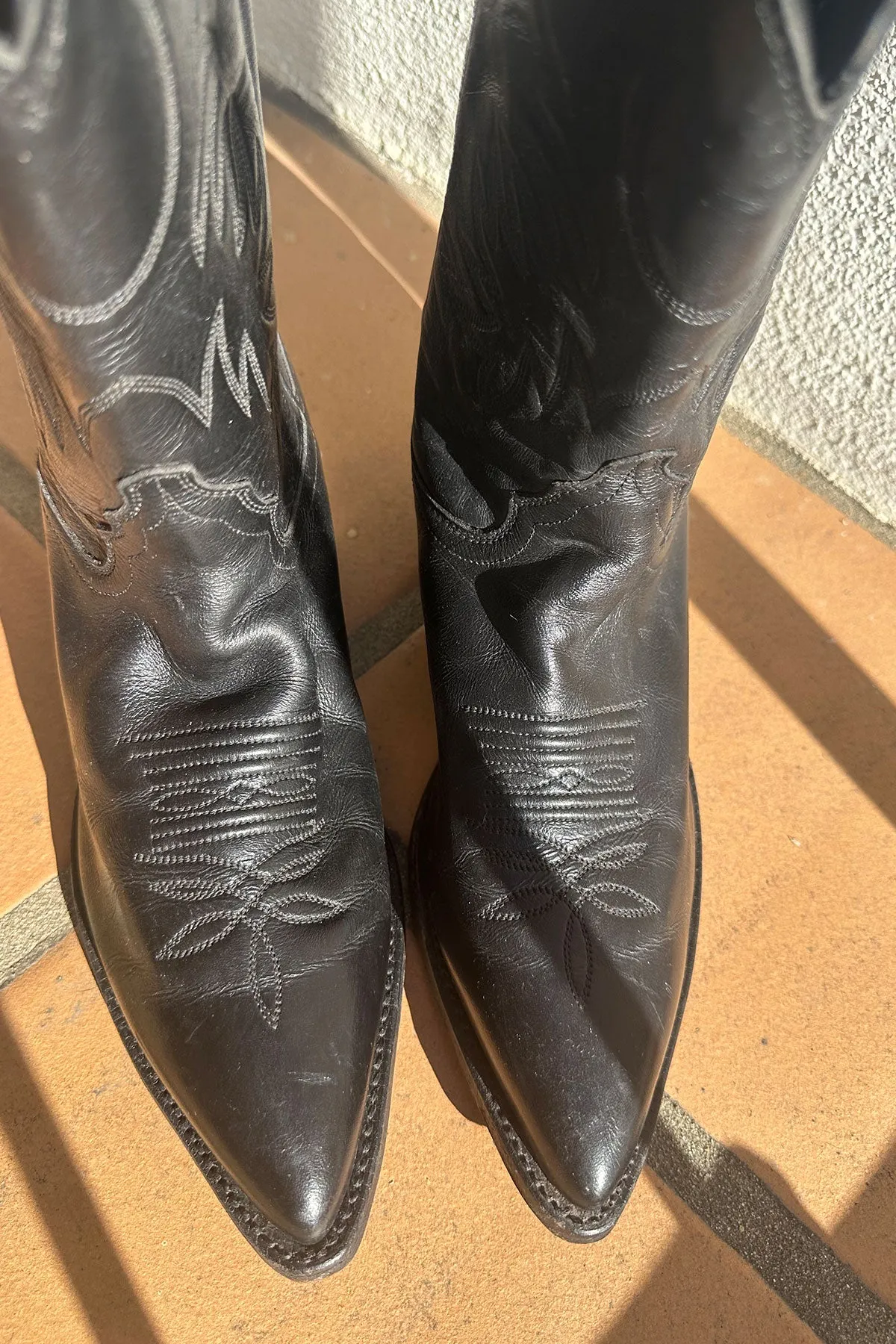 VINTAGE JUSTIN COWBOY BOOTS | black